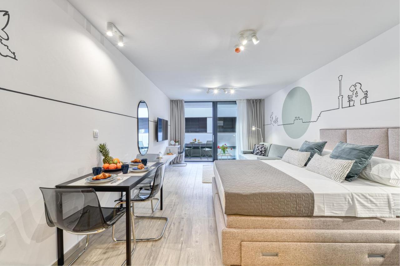 Hica La Linea With Balcony Apartment *